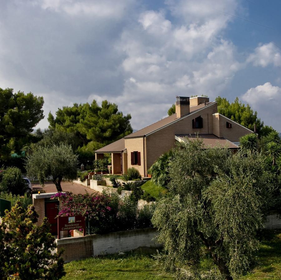 Residence Costamartino Vieste Buitenkant foto
